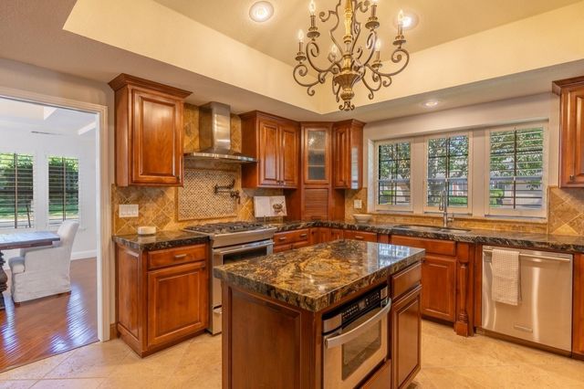 2500 Van Hoeks Cir, Modesto, CA 95356