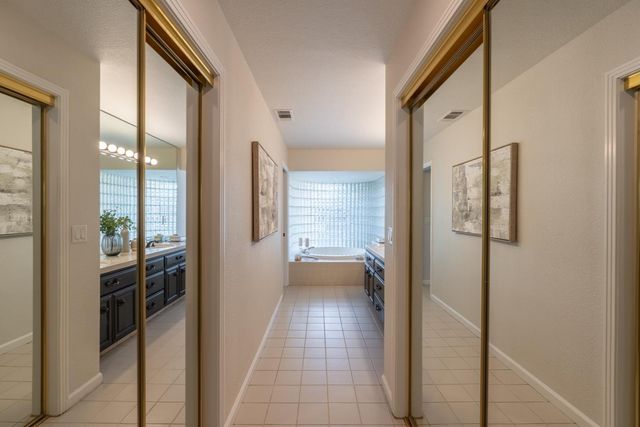 2500 Van Hoeks Cir, Modesto, CA 95356