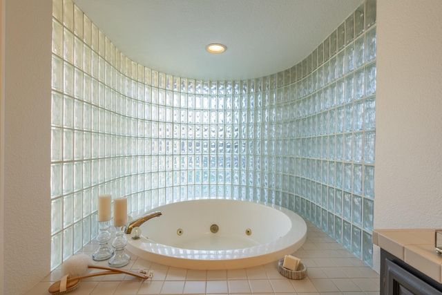 2500 Van Hoeks Cir, Modesto, CA 95356