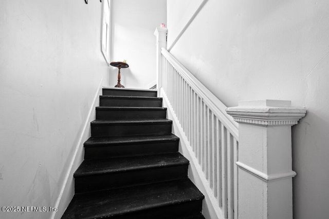 2203 COLLEGE Street, Jacksonville, FL 32205