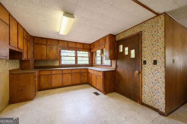 2704 County Line Road NW, Acworth, GA 30101