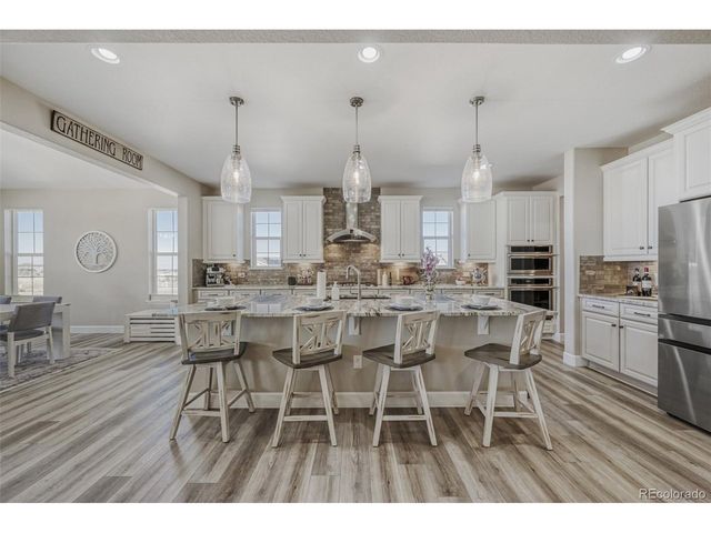 7031 S White Crow Way, Aurora, CO 80016