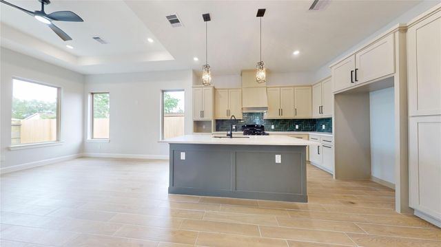 1721 Valley View Drive, La Porte, TX 77571