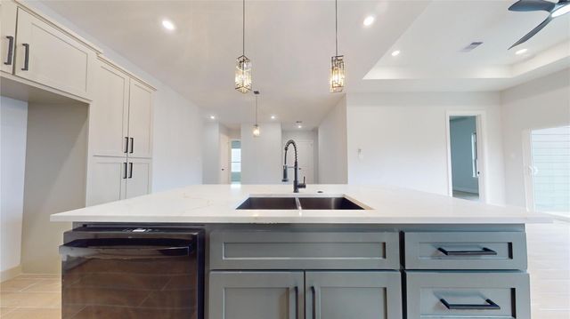 1721 Valley View Drive, La Porte, TX 77571