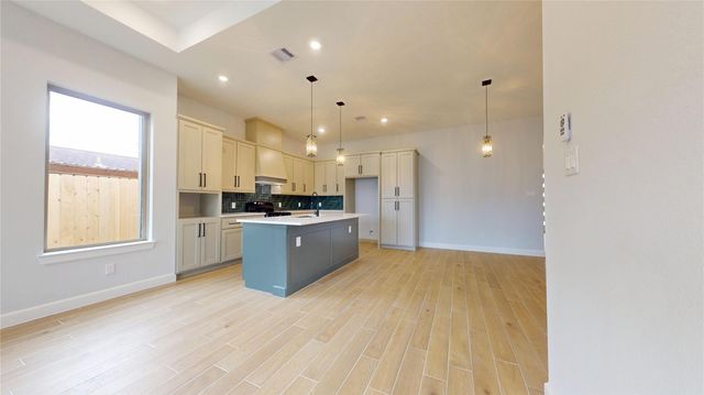 1721 Valley View Drive, La Porte, TX 77571