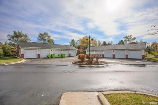 1035 E Summerfield Glen Circle, Ann Arbor, MI 48103