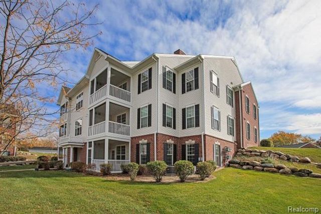 1035 E Summerfield Glen Circle, Ann Arbor, MI 48103