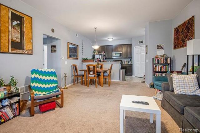 1035 E Summerfield Glen Circle, Ann Arbor, MI 48103