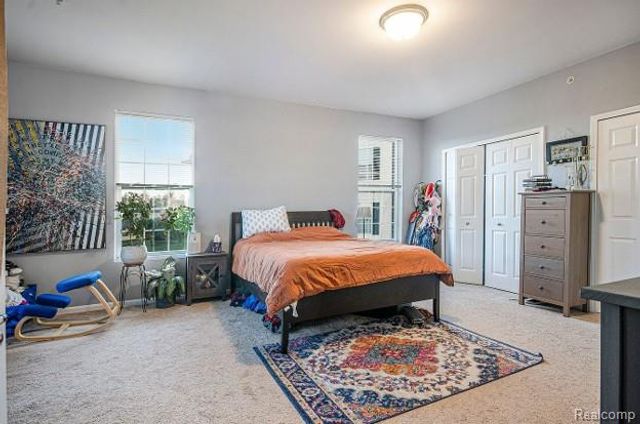 1035 E Summerfield Glen Circle, Ann Arbor, MI 48103