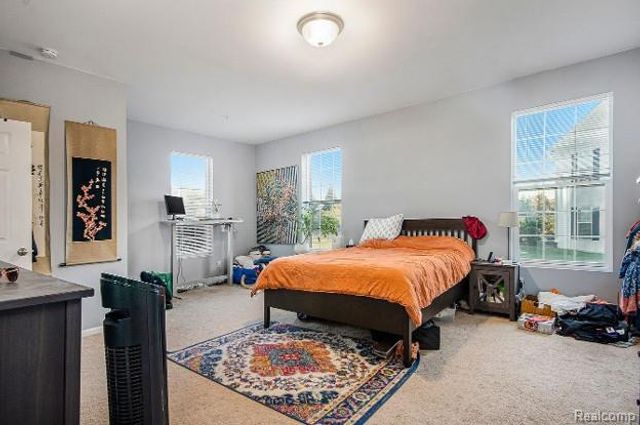 1035 E Summerfield Glen Circle, Ann Arbor, MI 48103