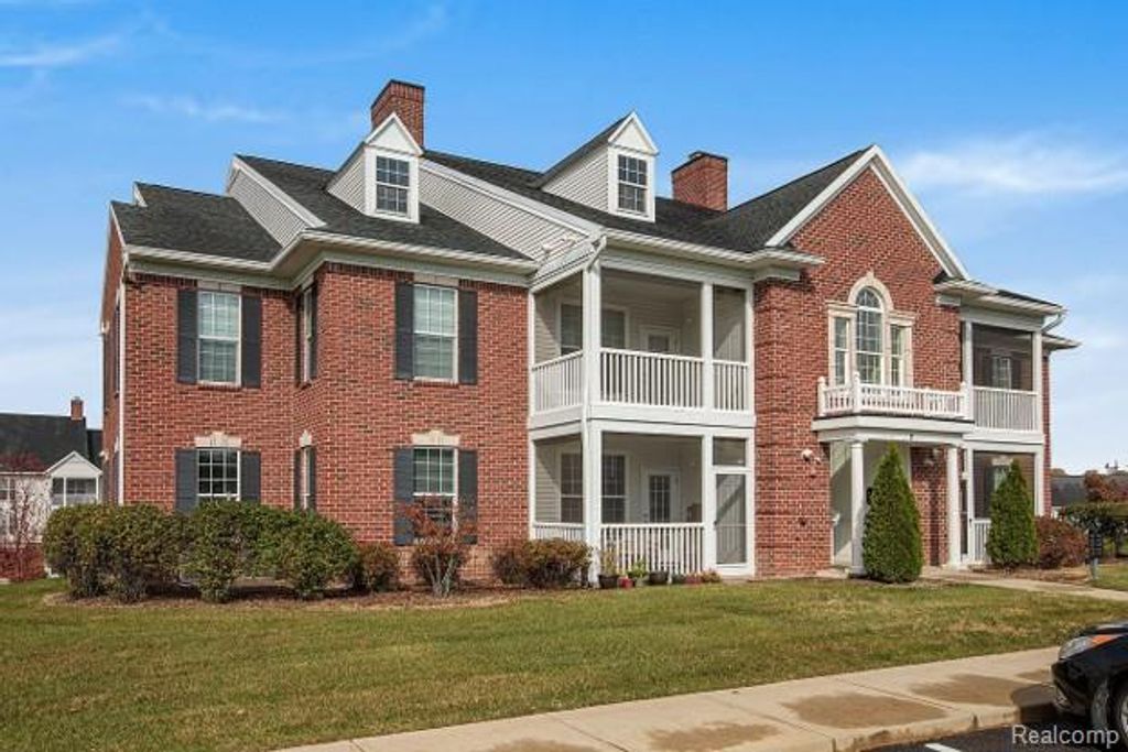 1035 E Summerfield Glen Circle, Ann Arbor, MI 48103