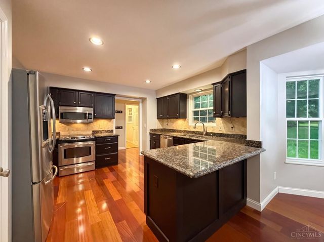 12173 Village Woods Drive, Sharonville, OH 45241