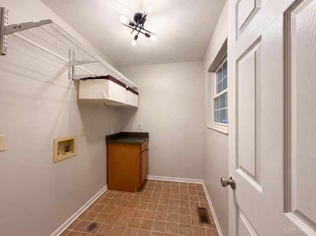 12173 Village Woods Drive, Sharonville, OH 45241