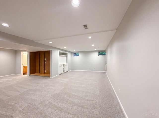 12173 Village Woods Drive, Sharonville, OH 45241