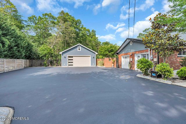 118 Megill Road, Farmingdale, NJ 07727