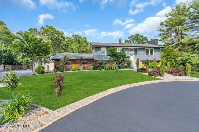 118 Megill Road, Farmingdale, NJ 07727