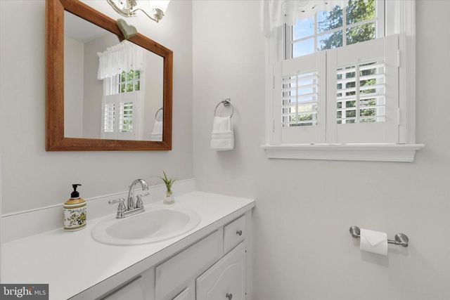 1089 BROADVIEW RD, Wayne, PA 19087