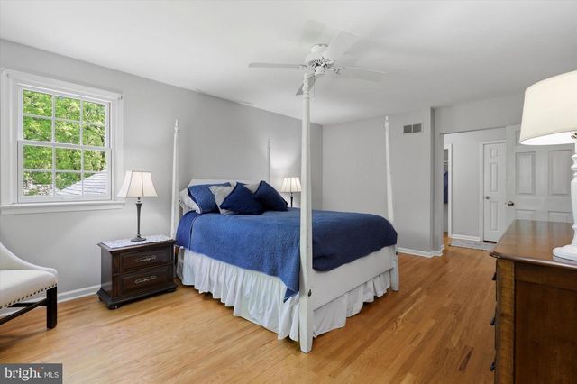 1089 BROADVIEW RD, Wayne, PA 19087