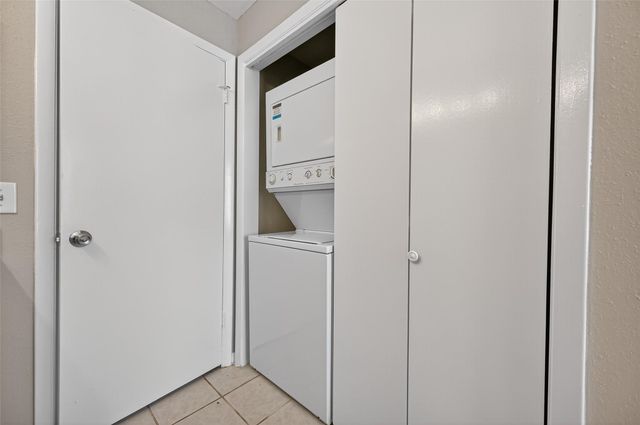 9809 Richmond Avenue F1, Houston, TX 77042