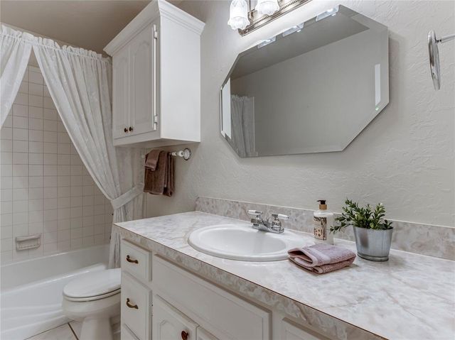4825 Montclair Drive, Del City, OK 73115