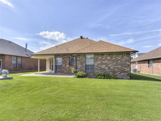 4825 Montclair Drive, Del City, OK 73115