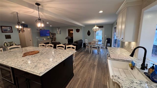 71 Home Street, Malverne, NY 11565