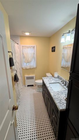 71 Home Street, Malverne, NY 11565