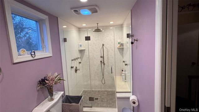 71 Home Street, Malverne, NY 11565