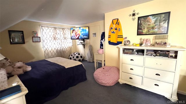 71 Home Street, Malverne, NY 11565