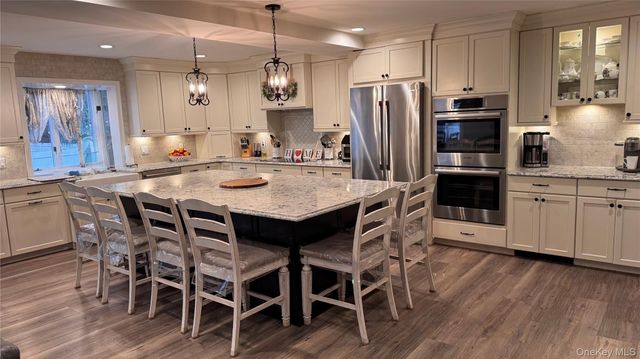 71 Home Street, Malverne, NY 11565