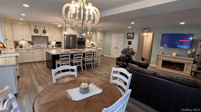 71 Home Street, Malverne, NY 11565