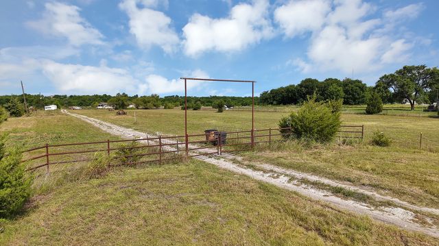 1528 County Road 697, Farmersville, TX 75442