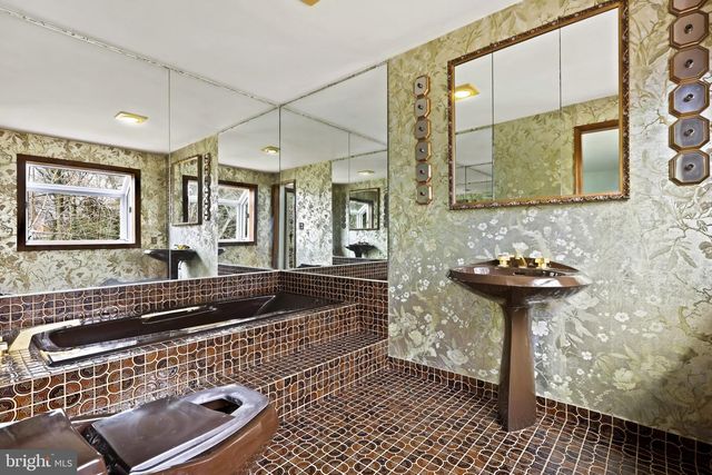 409 OAK CT, Baltimore, MD 21228