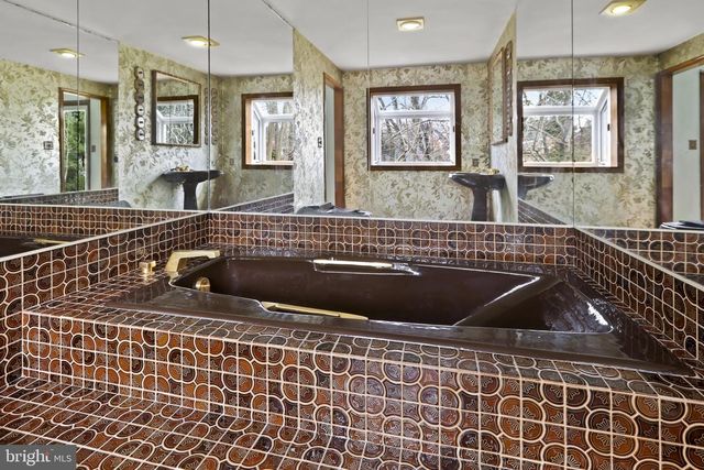 409 OAK CT, Baltimore, MD 21228