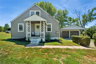135 Pear Orchard Rd, Moon/crescent Twp, PA 15108