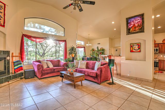 10269 N Calle Del Carnero, Oro Valley, AZ 85737