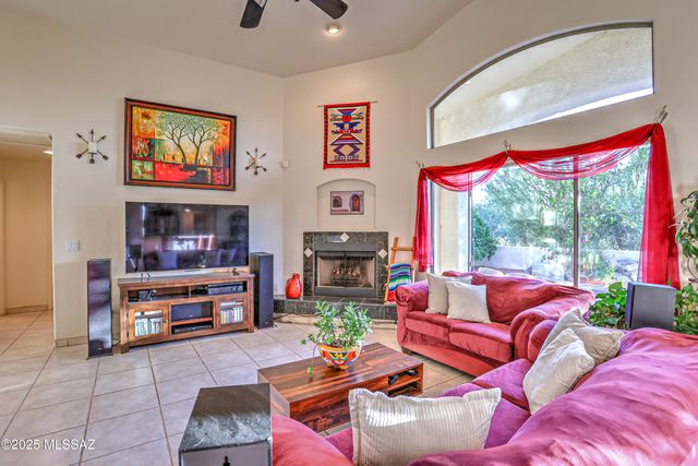 10269 N Calle Del Carnero, Oro Valley, AZ 85737