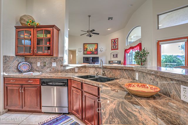 10269 N Calle Del Carnero, Oro Valley, AZ 85737