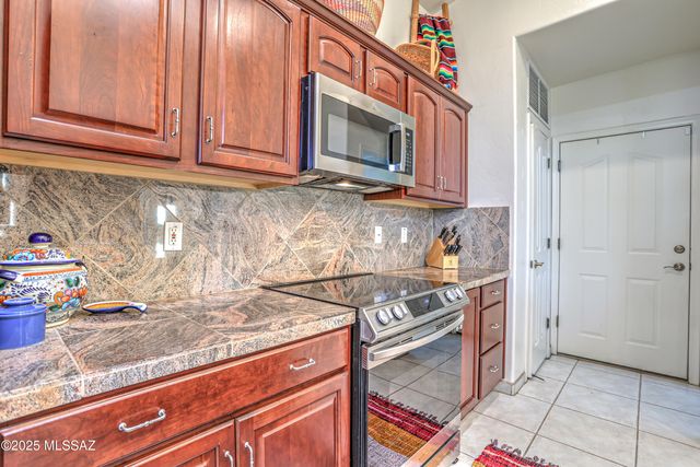 10269 N Calle Del Carnero, Oro Valley, AZ 85737