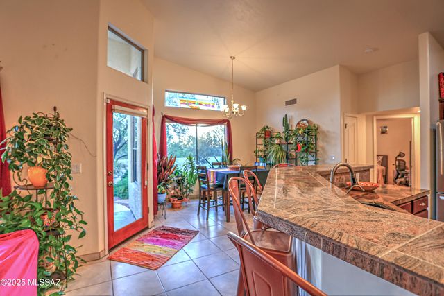 10269 N Calle Del Carnero, Oro Valley, AZ 85737