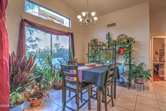 10269 N Calle Del Carnero, Oro Valley, AZ 85737