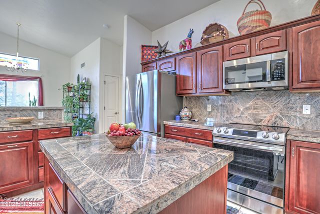 10269 N Calle Del Carnero, Oro Valley, AZ 85737