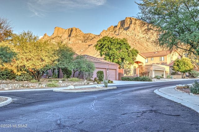 10269 N Calle Del Carnero, Oro Valley, AZ 85737