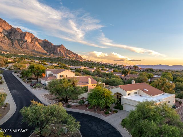 10269 N Calle Del Carnero, Oro Valley, AZ 85737