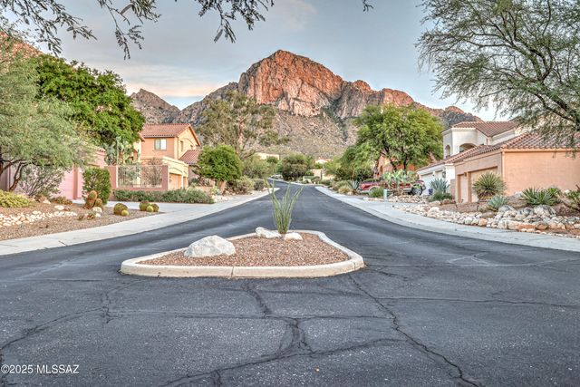 10269 N Calle Del Carnero, Oro Valley, AZ 85737