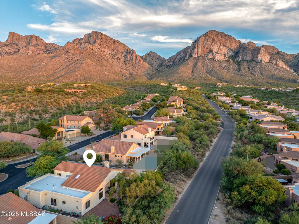 10269 N Calle Del Carnero, Oro Valley, AZ 85737