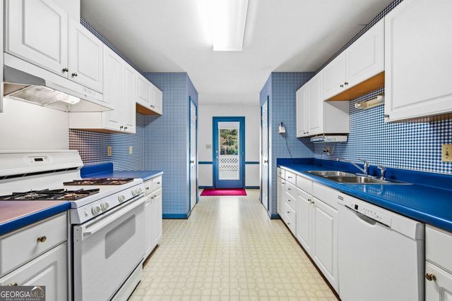 808 Chestnut Hill Road SW, Marietta, GA 30064