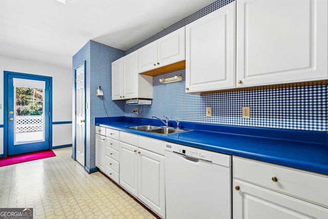 808 Chestnut Hill Road SW, Marietta, GA 30064