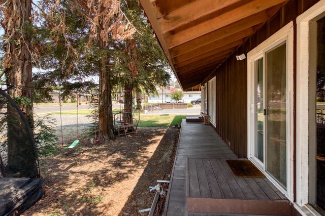 1415 Oklahoma Ave, Escalon, CA 95320
