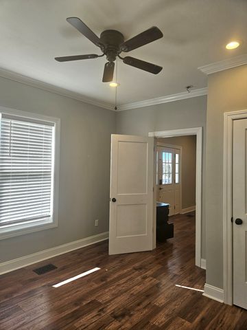 215 Smotherman Ave, Carthage, TN 37030